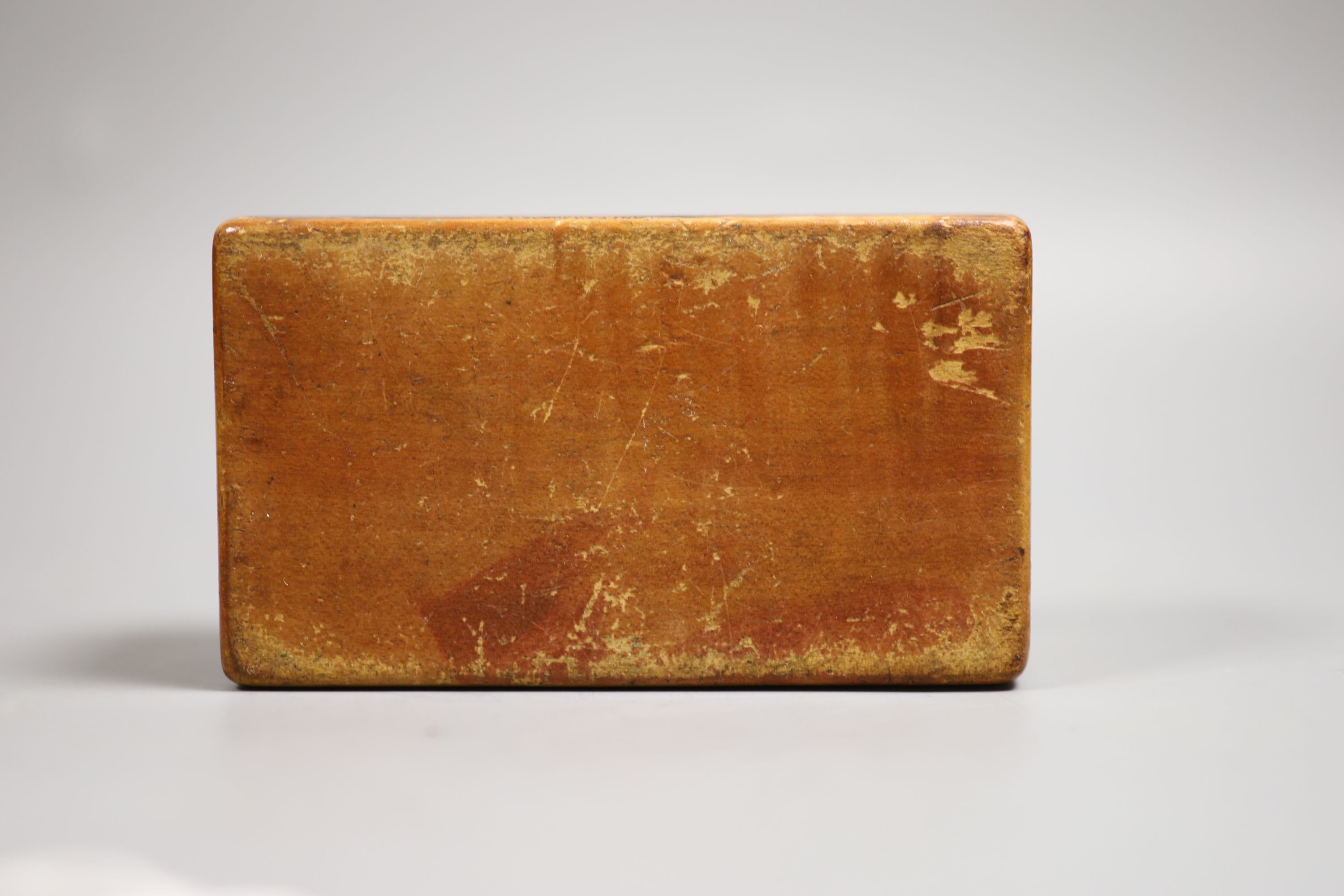 Early golfing interest - a rare Mauchline-ware sycamore penwork golfing snuff box, second quarter 19th century, by Charles Stiven of Laurencekirk 12.2cm